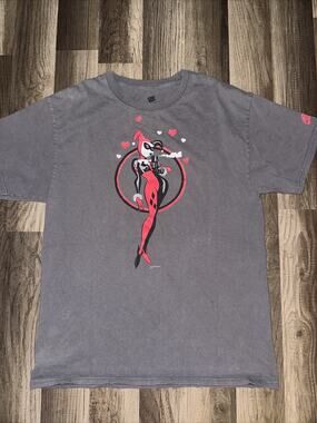 2014 Harley Quinn DC Comics T-Shirt Grey Medium 18x25 By Graffiti